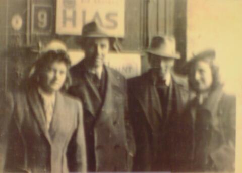 Image of Sonia Weitz, Norbert Borell and their friends